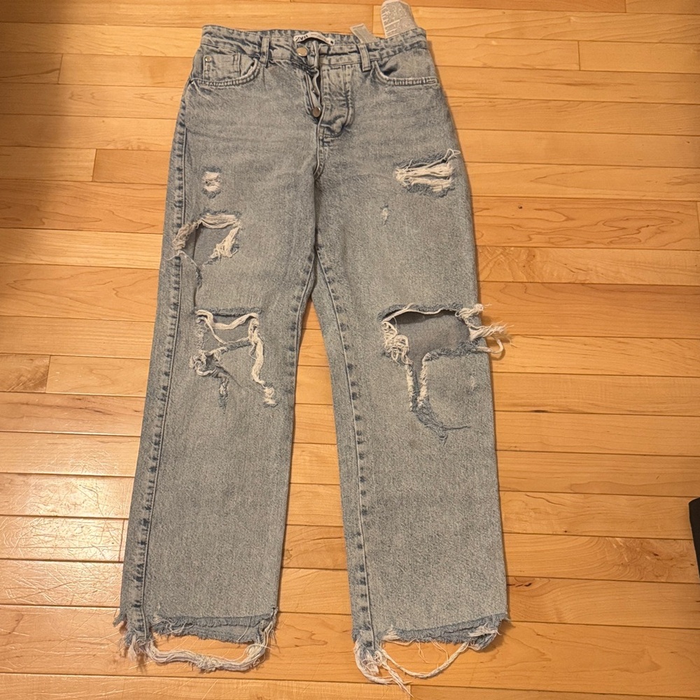 Zara Distressed Boyfriend Jeans in Light Gray